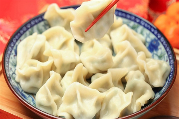 吃饺子