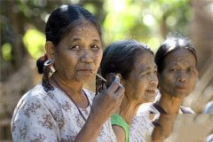 用烟草来表达爱情的缅甸钦族婚恋习俗