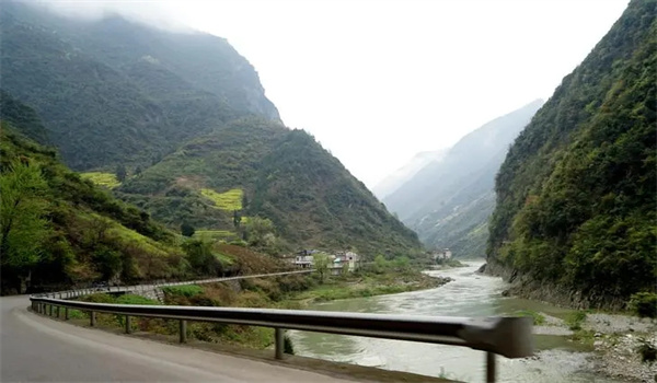 中国的逆流河任河
