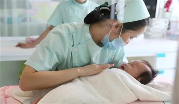 新生儿人工喂养的护理