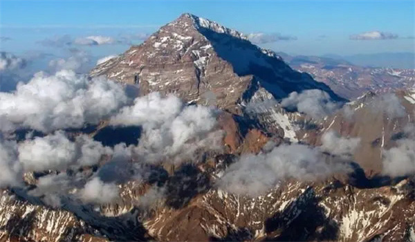 阿空加瓜山