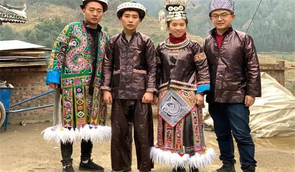 贵州地区苗族的服装