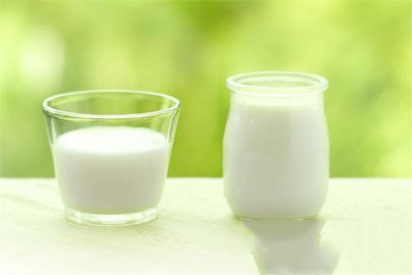 酸奶能刺激胃肠蠕动