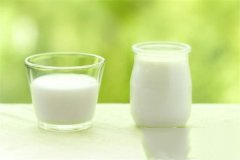 喝酸奶有益于健康，告诉你每天喝酸奶的好处