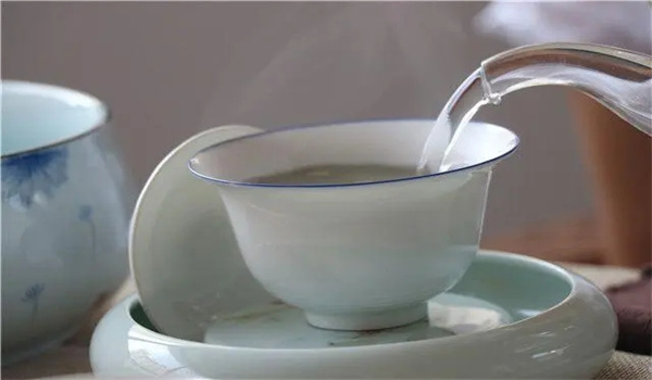 用盖碗泡茶可以只注一半而不注满吗