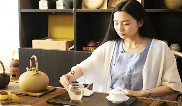 女性喝茶对身体好吗