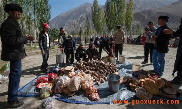 塔吉克族人怎样过古尔邦节