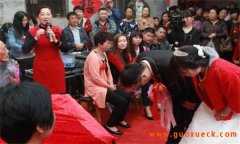 中国婚礼中的认公婆仪式是怎样的？
