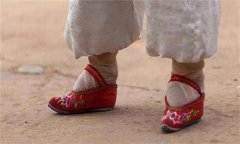 古代女子的小脚为什么又被叫做“三寸金莲”