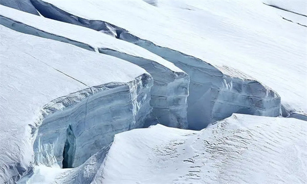 固体的冰川为什么会流动